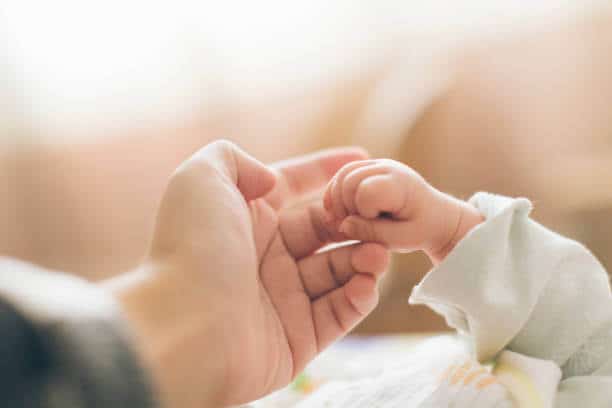 Illustrate image does child support go down if the father has another baby